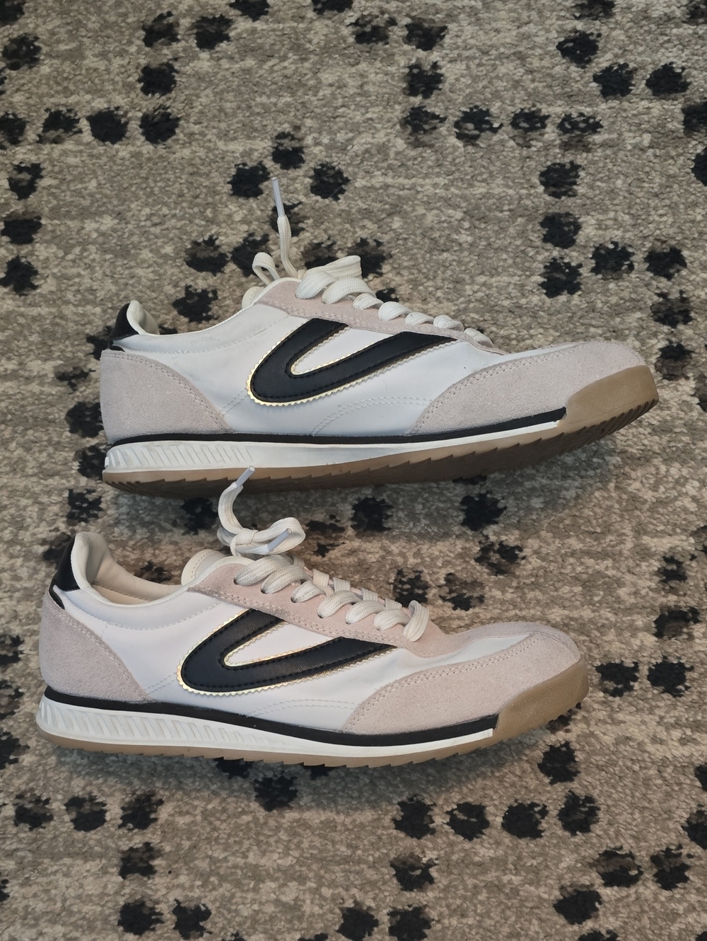 Tretorn White With Black Retro Athletic Sneakers Sz 9 Womens